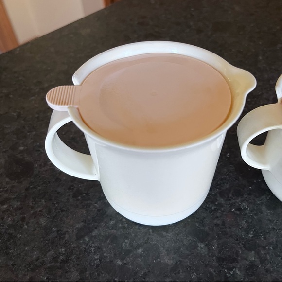 Vintage Tupperware Sugar & Creamer Pink and White - Picture 2 of 5